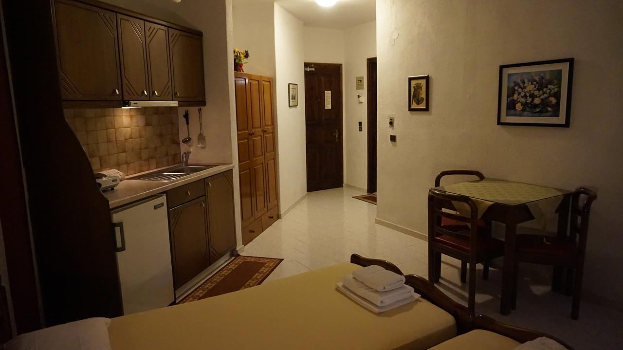 Hotel Mary Marathókambosz Kültér fotó